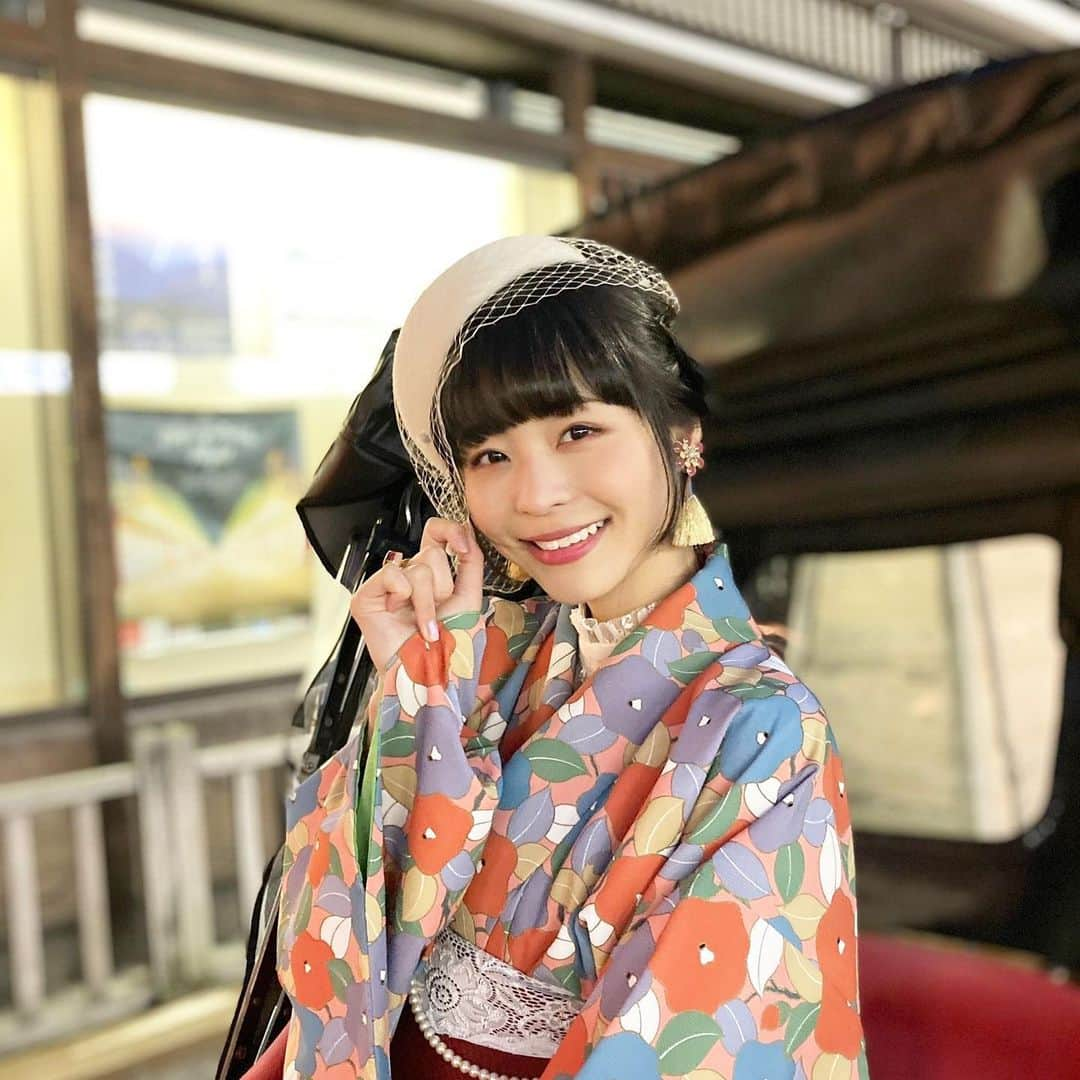 寺嶋由芙さんのインスタグラム写真 - (寺嶋由芙Instagram)「ふるきよき時代から来ました(ﾟωﾟ) ・ レーベルメイトの「東京力車」さんが所属する、観光案内「東京力車」さんの人力車に乗せていただいた時の写真です(ﾟωﾟ) ※メンバーさんに引いていただきたい時は事前に予約するのがオススメとのことです！ ・ #大正浪漫 #着物 #モダンガール #浅草 #東京力車 #人力車 #テイチク #アイドル #idol #japaneseidol #asakusa」1月11日 20時41分 - yufu_terashima