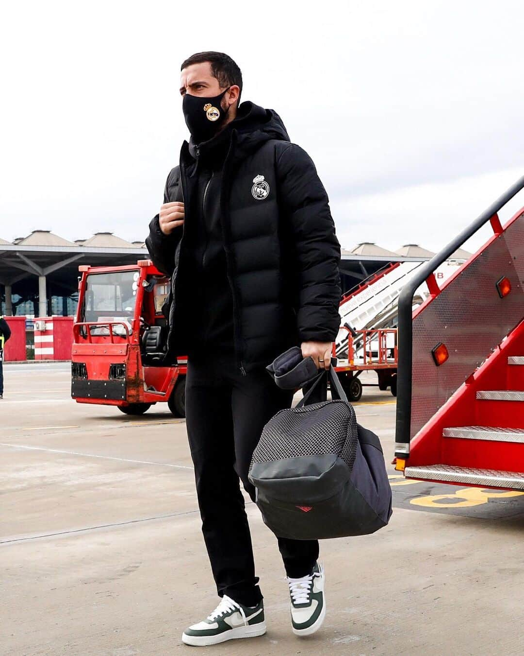 レアル・マドリードさんのインスタグラム写真 - (レアル・マドリードInstagram)「🛬 Touchdown in Málaga! 👋 ¡Hola Málaga! 🔜 Supercopa de España #RMSuperCopa • #HalaMadrid」1月11日 20時44分 - realmadrid