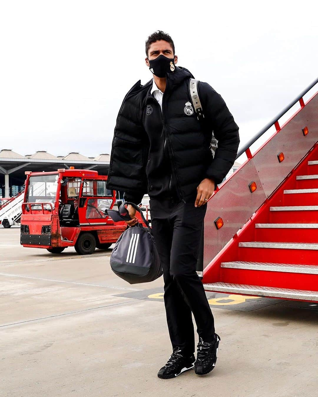 レアル・マドリードさんのインスタグラム写真 - (レアル・マドリードInstagram)「🛬 Touchdown in Málaga! 👋 ¡Hola Málaga! 🔜 Supercopa de España #RMSuperCopa • #HalaMadrid」1月11日 20時44分 - realmadrid