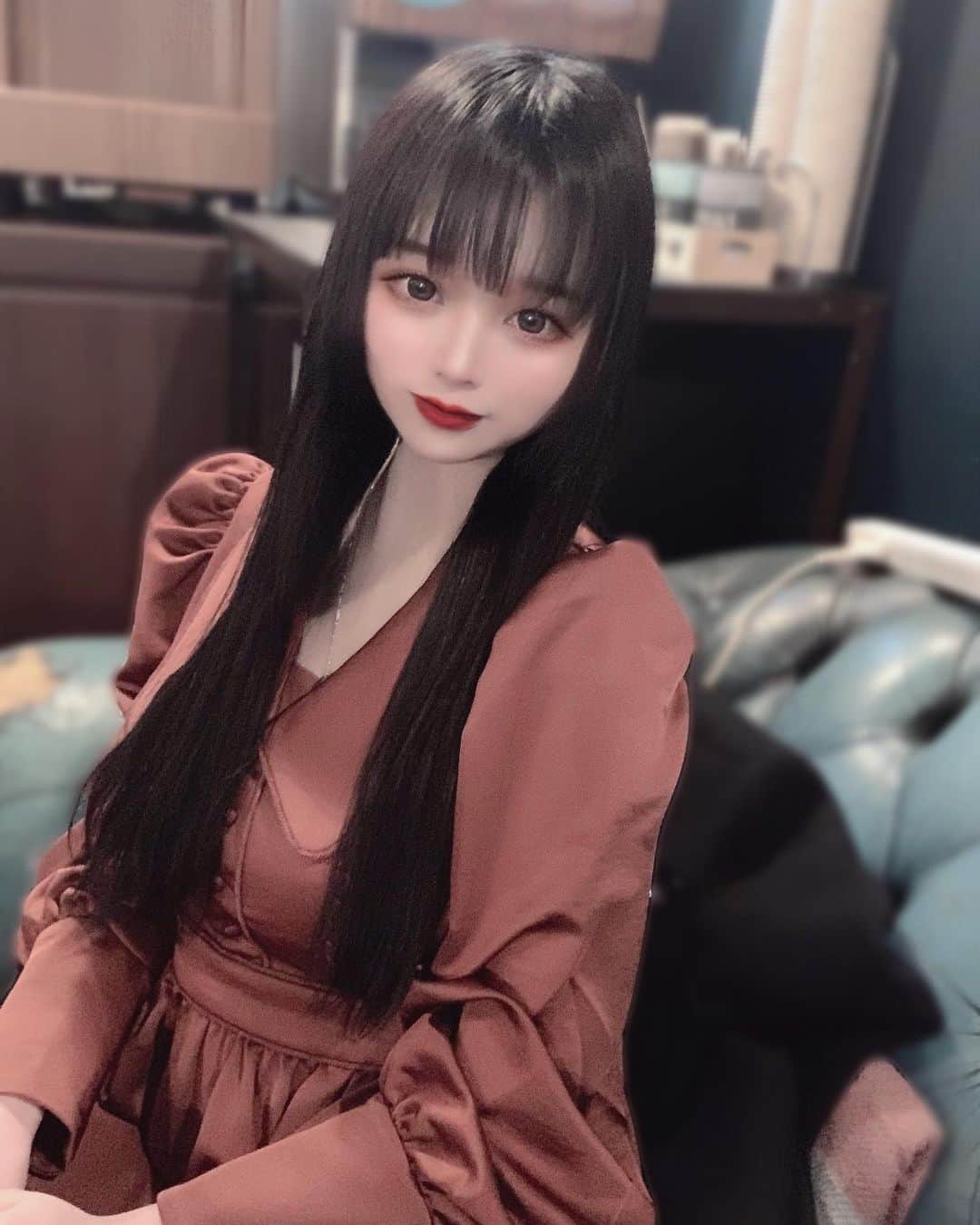 ももかわのインスタグラム：「久しぶりの投稿👼🏻  急に髪が伸びました (3週間前くらい？)  インスタグラマーっぽい写真✌🏻」