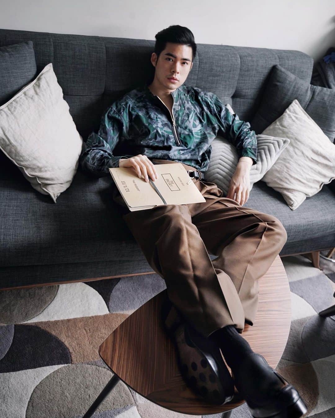 Christoffer Chengのインスタグラム：「THE (RE)SET/ (RE)TAILORING THE MODERN MAN  A call out to all stylish gentlemen here to join me to enjoy the Ermenegildo Zegna XXX Winter 2021 Show in Milan, this Friday at 10PM (HK Time) 😎😎😎 http://www.zegna.com #ZegnaFW21 #ZegnaXXX」