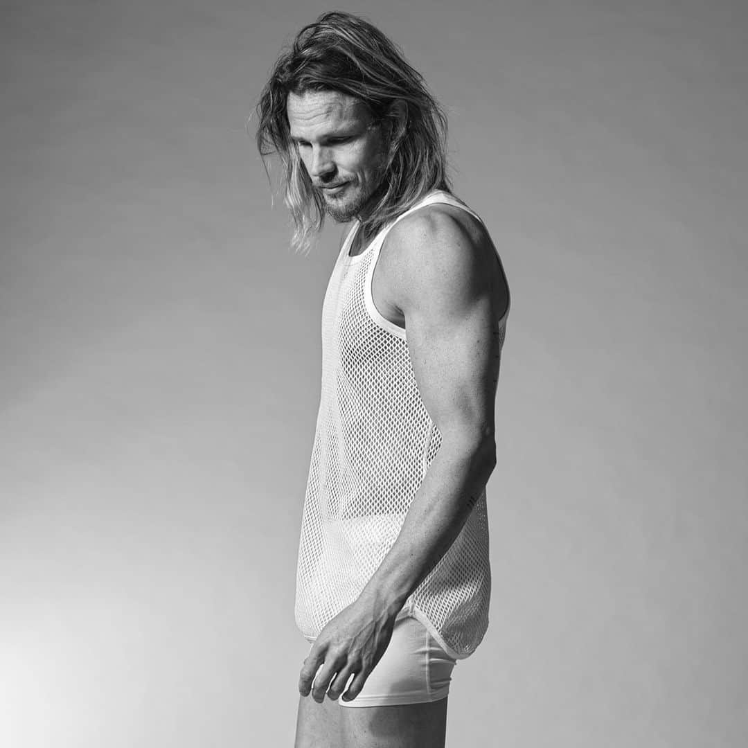 レステロッズのインスタグラム：「Brynja in organic cotton.  #resteröds #wecallittimeless」