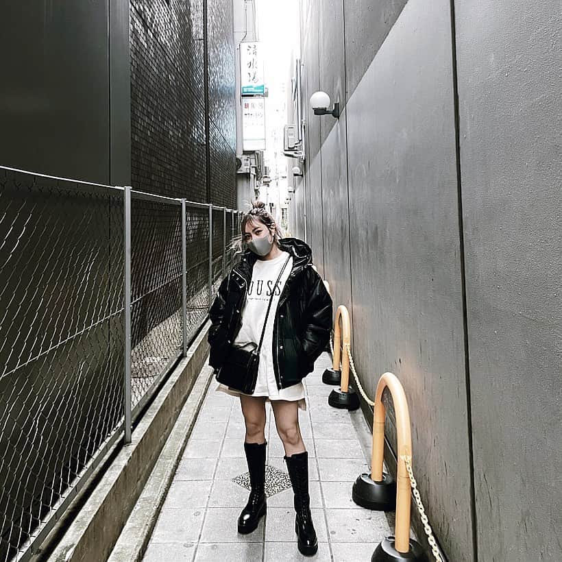 のインスタグラム：「・ ・ 私好みな路地を見つけた こうゆう細道見たら先抜けたくなる ・ ・ #路地裏」