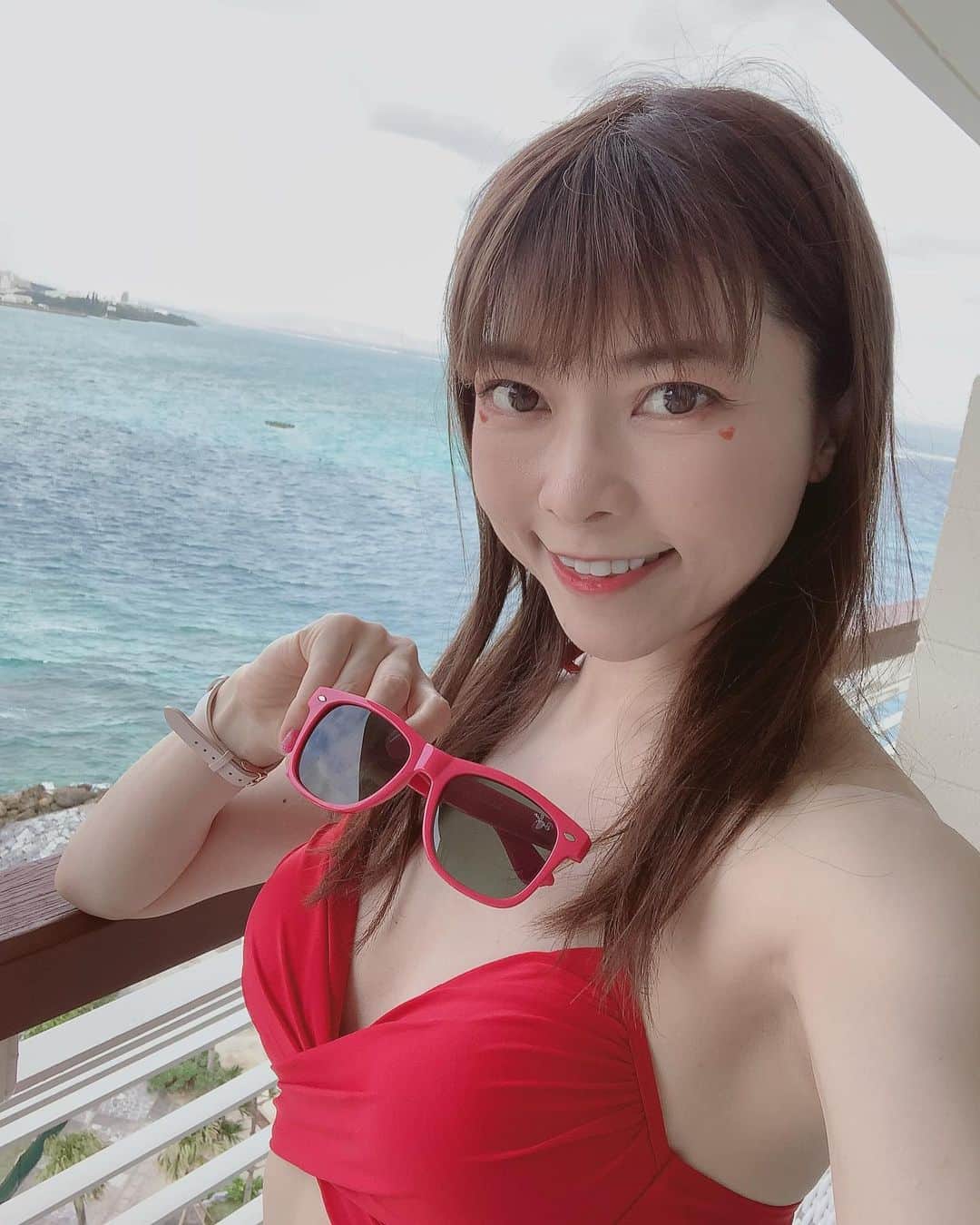 DJ MIYAさんのインスタグラム写真 - (DJ MIYAInstagram)「こんばんにゃーん❤️💗❤️はい、たまにはservice shot💗  Swimwearは、MIYAのインスタのみ限定公開でーす♪❤️  ルネッサンスリゾート🏝🏝Okinawa.Nov.2020の写真ですが♪  ホテルのprivate beach.  8階Beach viewのお部屋から。  at Renaissance  Resort Hotel Okinawa.  11月の旅日記。  いま、東京寒すぎて、早く南国行きたーい🏝🏝🏝  寒いの苦手(^ ^)  #沖縄旅行 #沖縄 #沖縄女子旅 #タビジョ #ラグジュアリーホテル #GOTOトラベル #GOTOトラベルキャンペーン #恩納村 #マリオットホテル  #ホテル宿泊 #宿泊記 #沖縄旅行記 #旅インフルエンサー #旅インスタグラマー #旅ブロガー #インスタグラマー #インフルエンサー #沖縄ホテル  #旅好き女子 #トラベラー #旅スタグラム  #マイトリップmiya #沖縄トリップ #Okinawatravel #沖縄県 #ビーチリゾート #沖縄ホテル　#ひとり旅好き #renaissancehotels  #renaissancehotel #ホテル巡り」1月11日 21時10分 - dj_miya