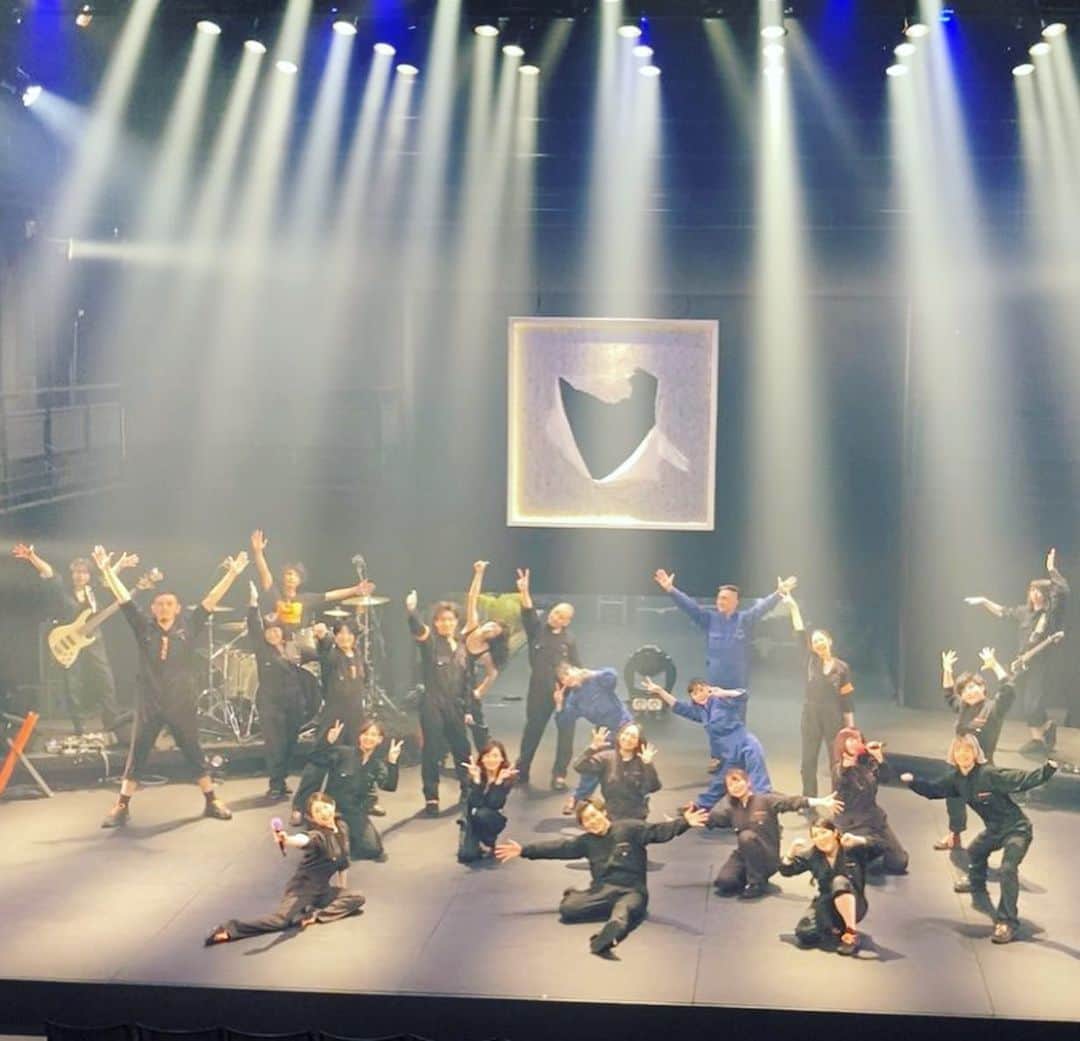 佐々木心音のインスタグラム：「モーションロックオペラ 「ライブパスファインダー」 無事終わりました！！！  本当によかった、、、  今まであまりやったことのない、 パワーのある役だったけど、 最後まで楽しく、新鮮にできました。  これも、共演者、バンドの皆様、スタッフ、お客様(主役)のおかげです！  歌って踊るのって、 こんなに大変なんだなと、 改めて普段からやっている方を尊敬します。  来てくださった皆様、 応援してくださった皆様、 本当にありがとう。  こんなご時世なのに舞台に立てたこと 生きてる実感をすごくしております。  ご報告まで。」