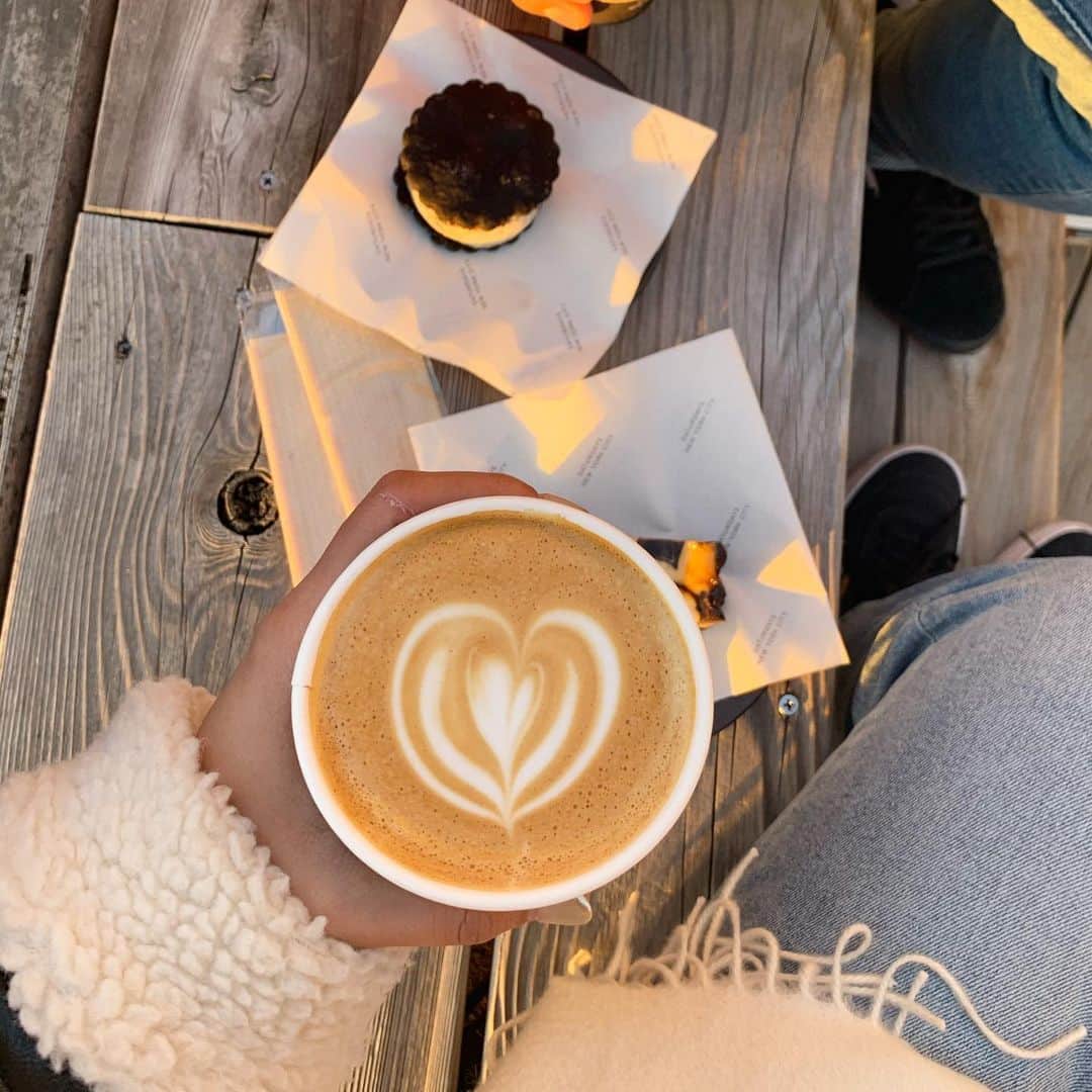 Megha Shrestha のインスタグラム：「SATURDAYS ☕️ 3連休はやりたい事ぎっしり詰めたり、ゆったりする時間も作って最高にしあわせな3日間になりましたあ🦋🦋  皆さんはどんな休日を過ごせましたか？✨  #coffeelover #saturdays #fyp #holidays #goodday #love」