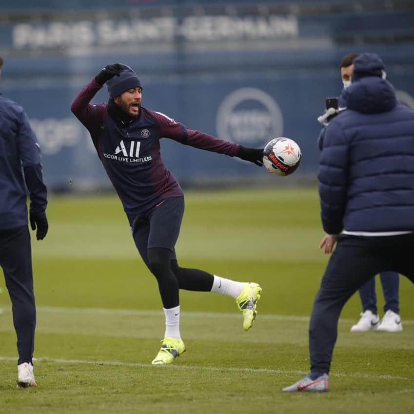 ネイマールさんのインスタグラム写真 - (ネイマールInstagram)「Happy monday 🤩😛」1月11日 21時24分 - neymarjr