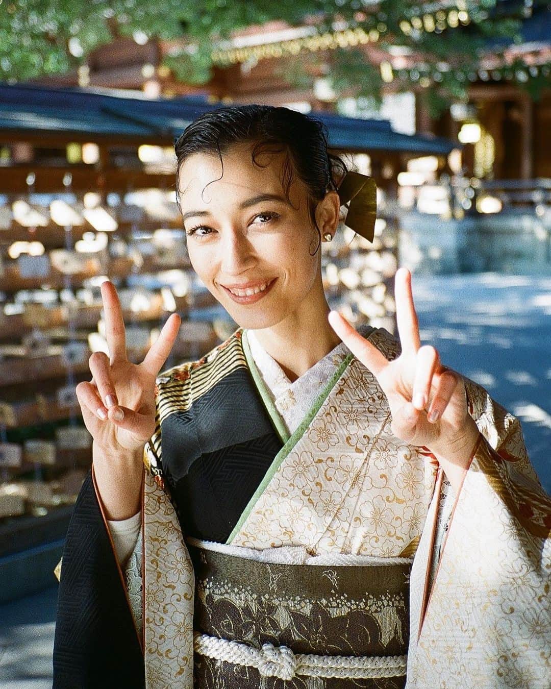 Cazumaxのインスタグラム：「CONTAX T2で撮ったやつ📸✌️ #contaxt2#film#振袖」