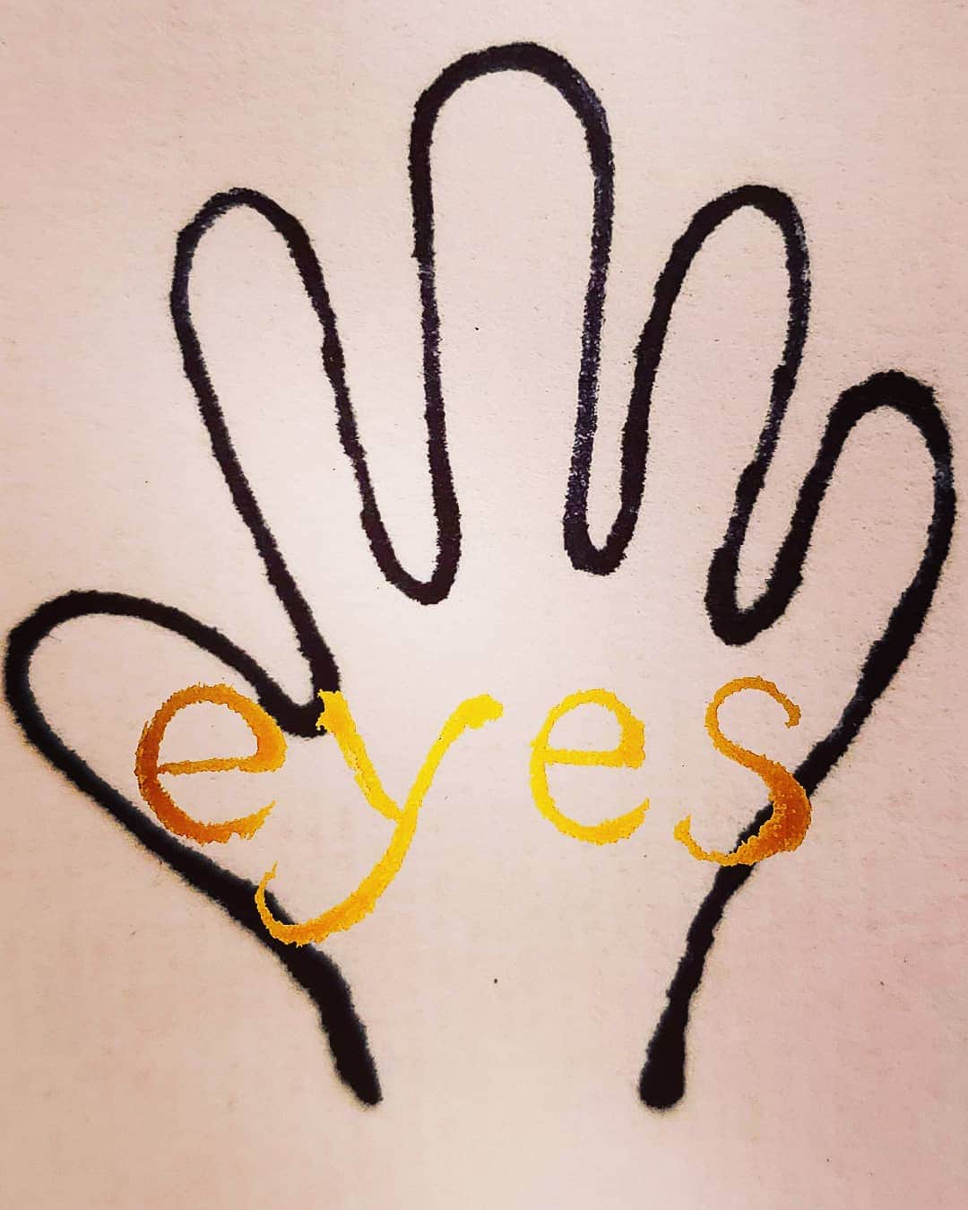 高良ひとみのインスタグラム：「✋ . . .  @eyes._.gift という新しいアカウントを作りました。  ものづくりが大好きで、心が動くままに制作してきたものを載せていきます。 こちらもどうぞよろしくお願いします(･д･`*)  I started a new account.  #eyes #kickstart #2021  #アイズ #ものづくり大好き #ho  #hitomitakara」