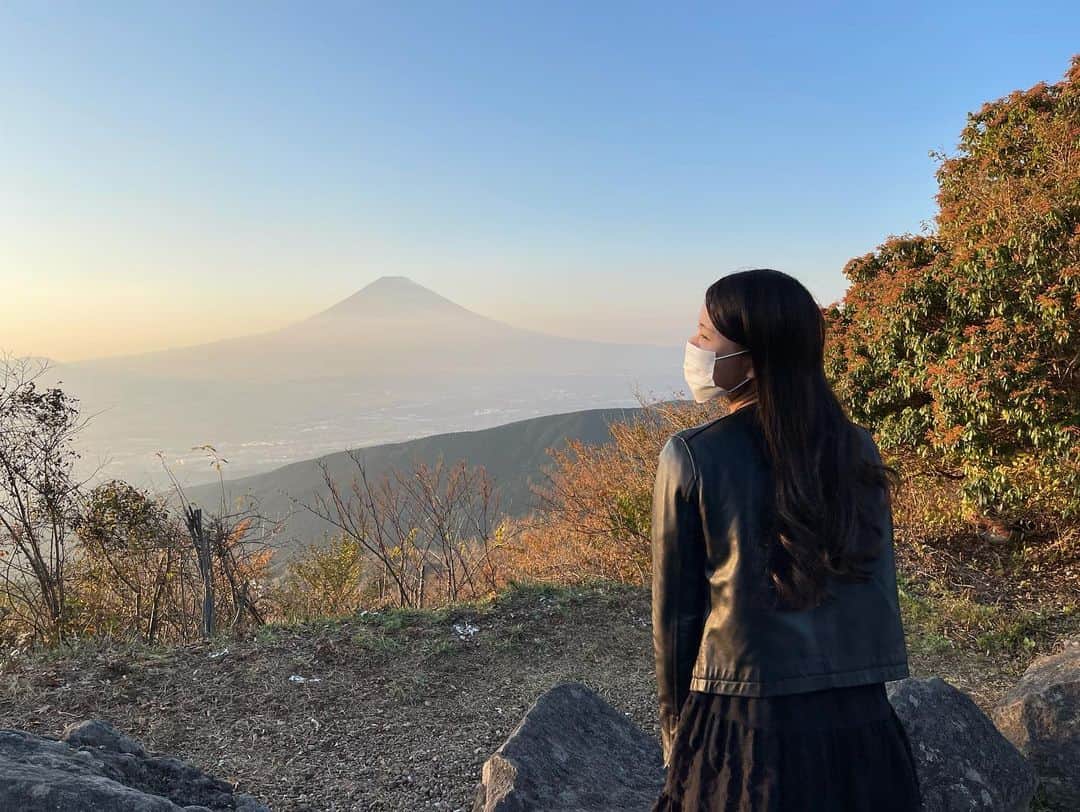 田中響子さんのインスタグラム写真 - (田中響子Instagram)「縁起の良い写真みっけ🗻 秋の夕暮れ時の富士チャンス。」1月11日 22時03分 - coco.golf