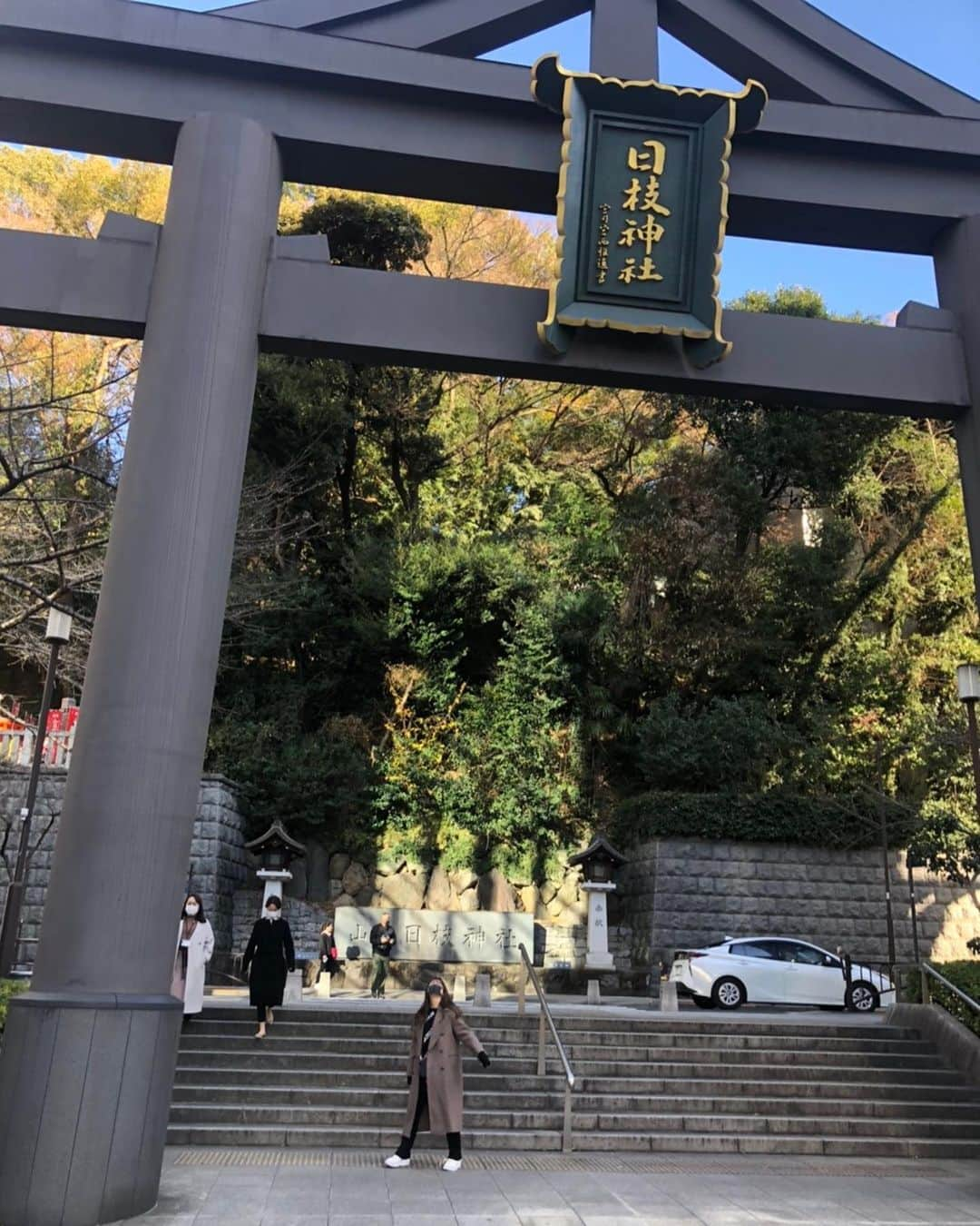 西村季里子さんのインスタグラム写真 - (西村季里子Instagram)「・  今年の初詣は日枝神社へ⛩  毎年地元で行ってたけど、 今年は行けなかったので🙏🏻  おみくじは「吉」でした❣️ 結んできちゃったけど、 自分を信じて進めって書いてた(本当？)  今年も良い一年になりますように🥰  #初詣#2021#日枝神社#赤坂#商売繁盛 #縁結び#頼むよ#おみくじ#吉#⛩ #follow#followｍe」1月11日 13時33分 - kiriko_nishimura