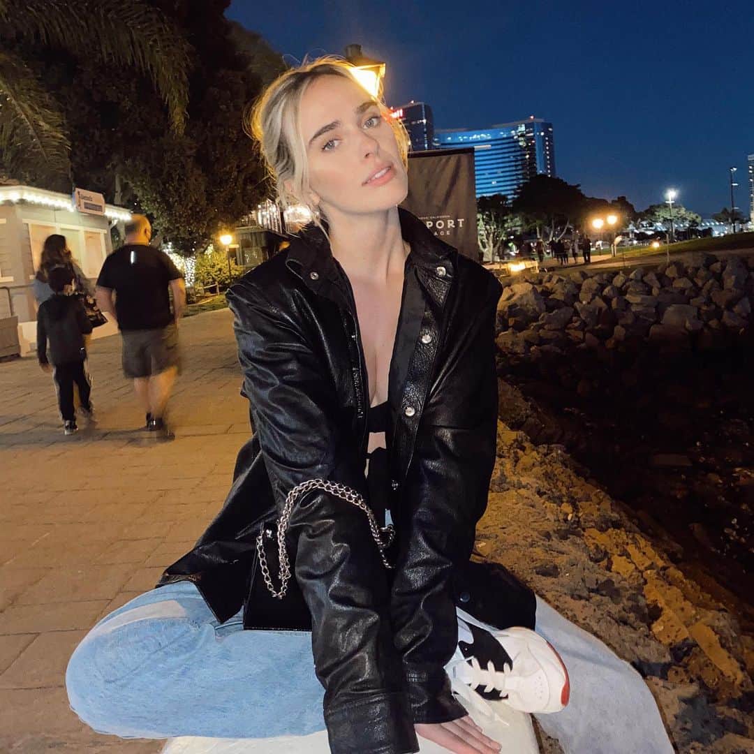のインスタグラム：「♥️」