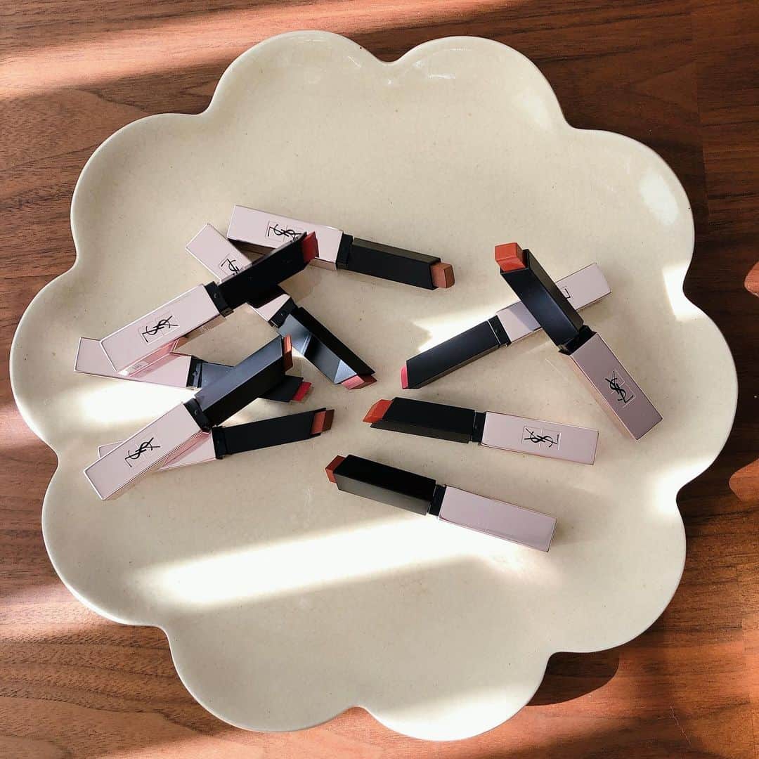 のインスタグラム：「・　﻿ ・﻿ 新年が明けまして、﻿ お道具のリップ💄達も﻿ 総入れ替えしましたー☺︎✨　﻿ ・　﻿ ・﻿   @yslbeauty @diormakeup  @chanel.beauty ﻿﻿ @narsissist ﻿ @lancomeofficial ﻿ ・　﻿ ・　﻿ 仲間入り🤲　﻿ ・　﻿ ・﻿ カラバリが豊富で﻿ 見てるだけでわくわくします〜😋♡ ﻿ 　  #hairmake#make#cosmetics#dior#chanel#yvsaintlaurent#nars#lancome」