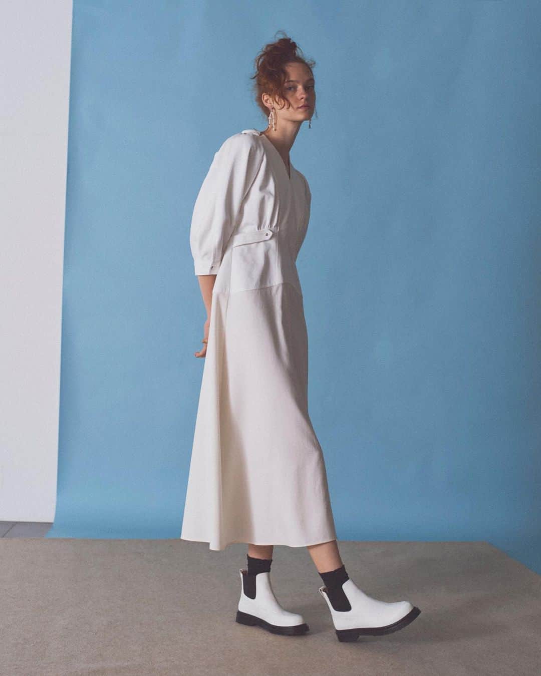 ファーファーのインスタグラム：「【NEWS】 2021 SPRING COLLECTION PRE ORDER   公式オンラインストア及びウサギオンラインにて 春の新作のプレオーダーがいよいよスタート！ どこよりも早く新作をご覧いただける機会を ぜひお見逃しなく。  ＊一部商品は発売を開始しております。  dress ¥26,000＋tax earrings ¥6,000＋tax shoes ¥27,000＋tax  @furfur_official @furfur_official_staff  #FURFUR #ファーファー」