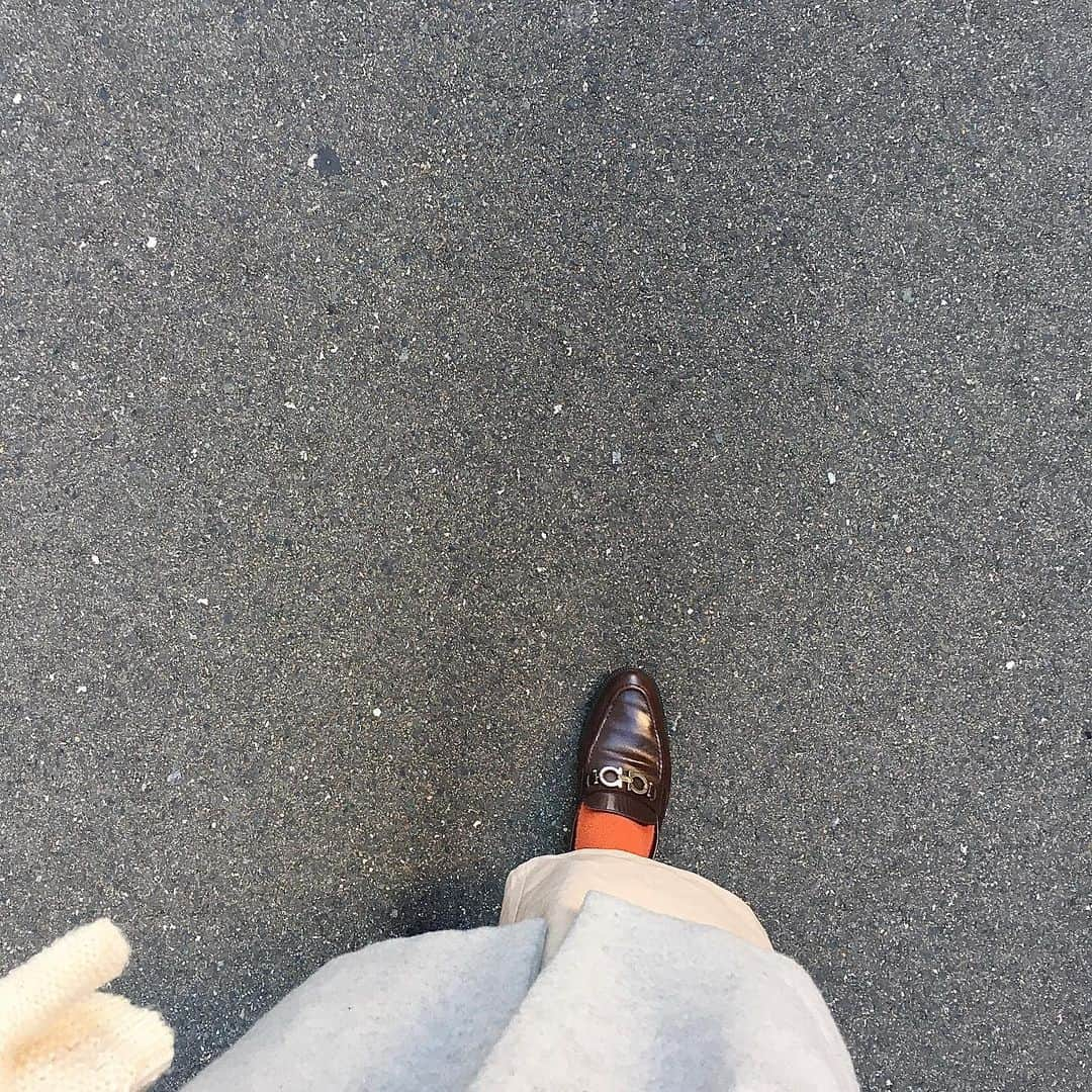 石川琴允さんのインスタグラム写真 - (石川琴允Instagram)「▶︎ 👞 × 🍊 @ferragamo  : : #フェラガモ #ガンチーニ  #サルヴァトーレフェラガモ  #ferragamo  #ローファー」1月11日 15時22分 - kotopon09