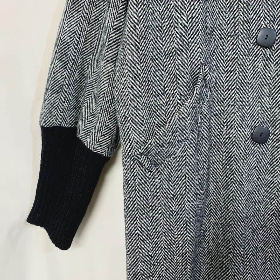 i nouさんのインスタグラム写真 - (i nouInstagram)「. SOLD.  herringbone tweed wool coat #inou_vintageclothing」1月11日 15時29分 - inou_vintageclothing