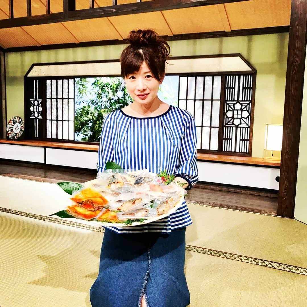 富永美樹さんのインスタグラム写真 - (富永美樹Instagram)「#本年もよろしくお願いします #富永美樹プロデュース魚惣菜頒布会 #虎ノ門市場  #テレビ東京 #好評発売中 🙇  #魚料理 #温めるだけ 😁 #忙しい 時 #めんどくさい 時#あると便利 #冷凍食品 私も#助かってます #お惣菜 #おかず #あと一品 #発酵食品マイスター #発酵食品生活 #発酵食品 #プロデュース   1月12(火)17時半～#bsテレ東 「幸せごはん、みつけた。」 1月15(金)17時10分～#テレビ東京 「虎ノ門市場」他  #放送予告  #いつもありがとうございます 😌 #年初に告知 😁」1月11日 15時29分 - miki.tominaga.official