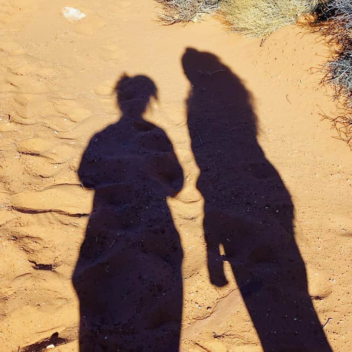 ケリスのインスタグラム：「My sister and I do silly dumb stuff and we laugh together more then anything .」