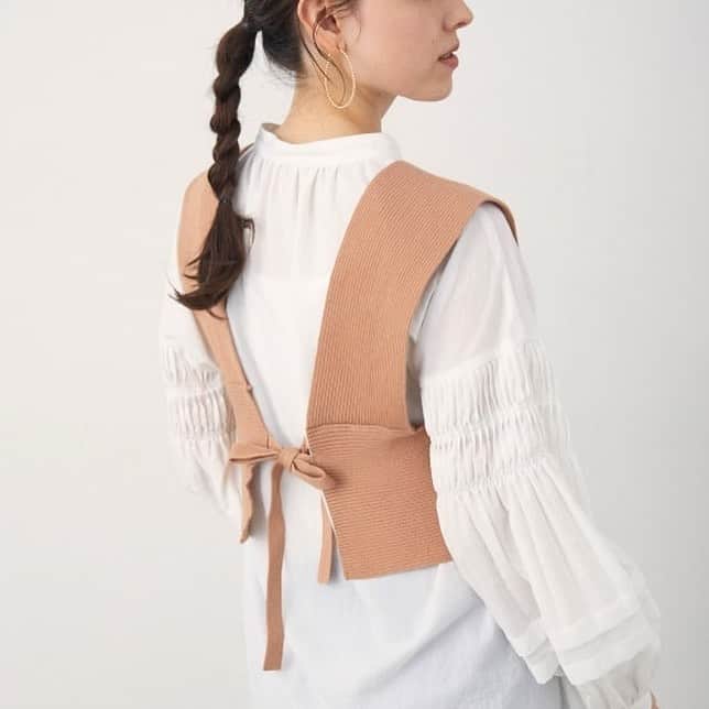 のインスタグラム：「🌟21SS NEW ITEMS   先行予約の新作アイテムをご紹介！  ✔︎ 【前後2WAY】バックリボンリブビスチェ  ¥3,300(税込)  普段のトップスに重ねるだけで旬なスタイルに！  ------------------------------------------------  ▶︎公式オンラインショップJ'aDoRe JUN ONLINEでは秋冬の新作商品&PRE ORDERアイテムをご覧になれます！﻿ ﻿ お買い物を是非お楽しみください♪﻿ ﻿ #ViS#ビス#2021#SS#preorder #春夏#先行予約#fashion#vis_jp#instafashion#今日のコーデ#きょこ#プチプラ#プチプラコーデ#スタイリング#ファッション#カジュアル#お家時間#トレンド服#大人っぽい」