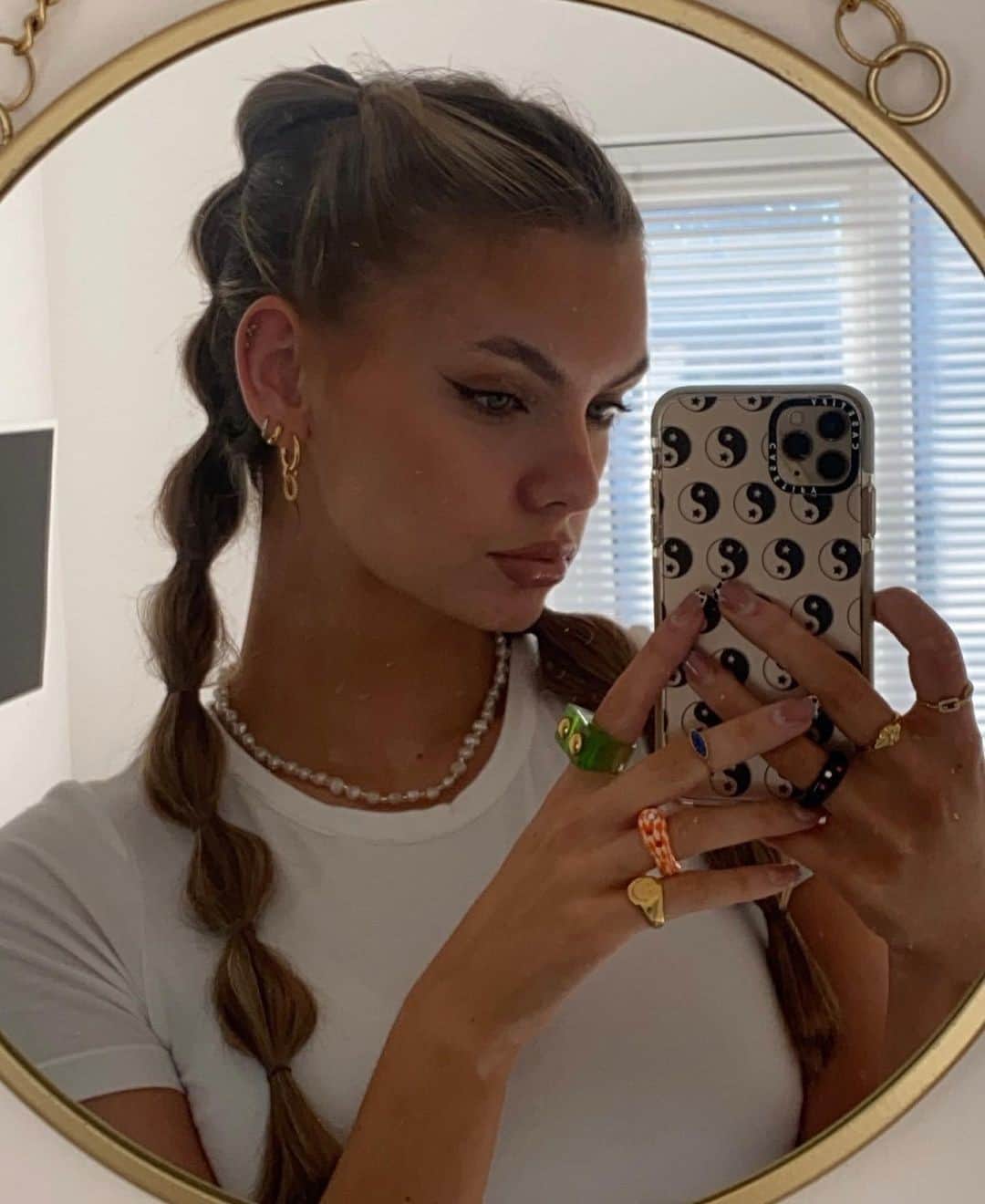 ASOSさんのインスタグラム写真 - (ASOSInstagram)「@mia.dickerson [she/her] coming through with the hair inspo for those in-between wash days ✨」1月11日 16時00分 - asos