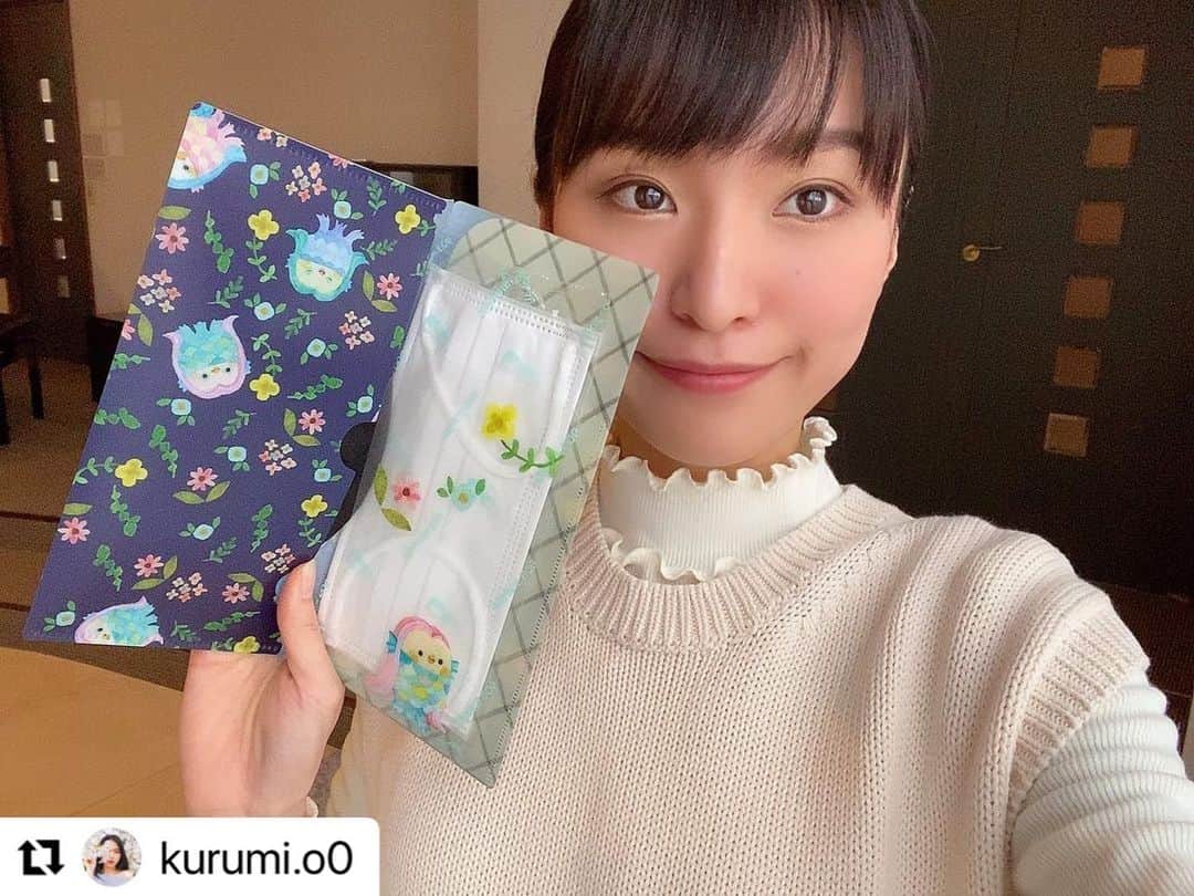 のインスタグラム：「スペシャルな方からご紹介いただきました😊 最近はドラマなどでもご活躍されています✨ 美女と商品にご注目ください😊💕 #Repost @kurumi.o0 さま ・・・ いつも愛用している、マスクケース😌✨ こんな時期だから、マスクは必需品ですよね。 これ、抗菌だし何枚かマスク入れられるからとっても便利🥺💕 . . 持ち歩きにとっても便利!! 重宝しております🙏 . 私がずっとモデルでお世話になっているショップさんで購入できるよ🙌🏻 他にも色んな柄がたくさん🥺💕 私は #アマビエ ちゃんのかわいい柄をチョイス✨ . 通販だから、あたたかいお家でポチッとするだけ🏠笑 . ぜひチェックしてみてくださいねっ　！ . 👉 @prairiedog_web  . #プレーリードッグ #雑貨 #マスク #コロナ対策 #マスクケース #抗菌 #持ち歩き #カバー #ootd #follow #cute #model #通販」