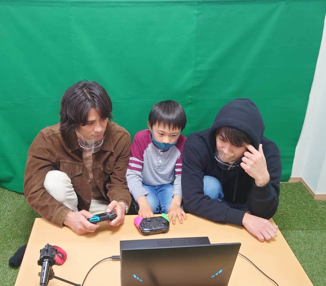 のインスタグラム：「現在収録中です。 この収録が終わったら、YouTubeライブをしますのでもう少しお待ちくださいm(_ _)m」