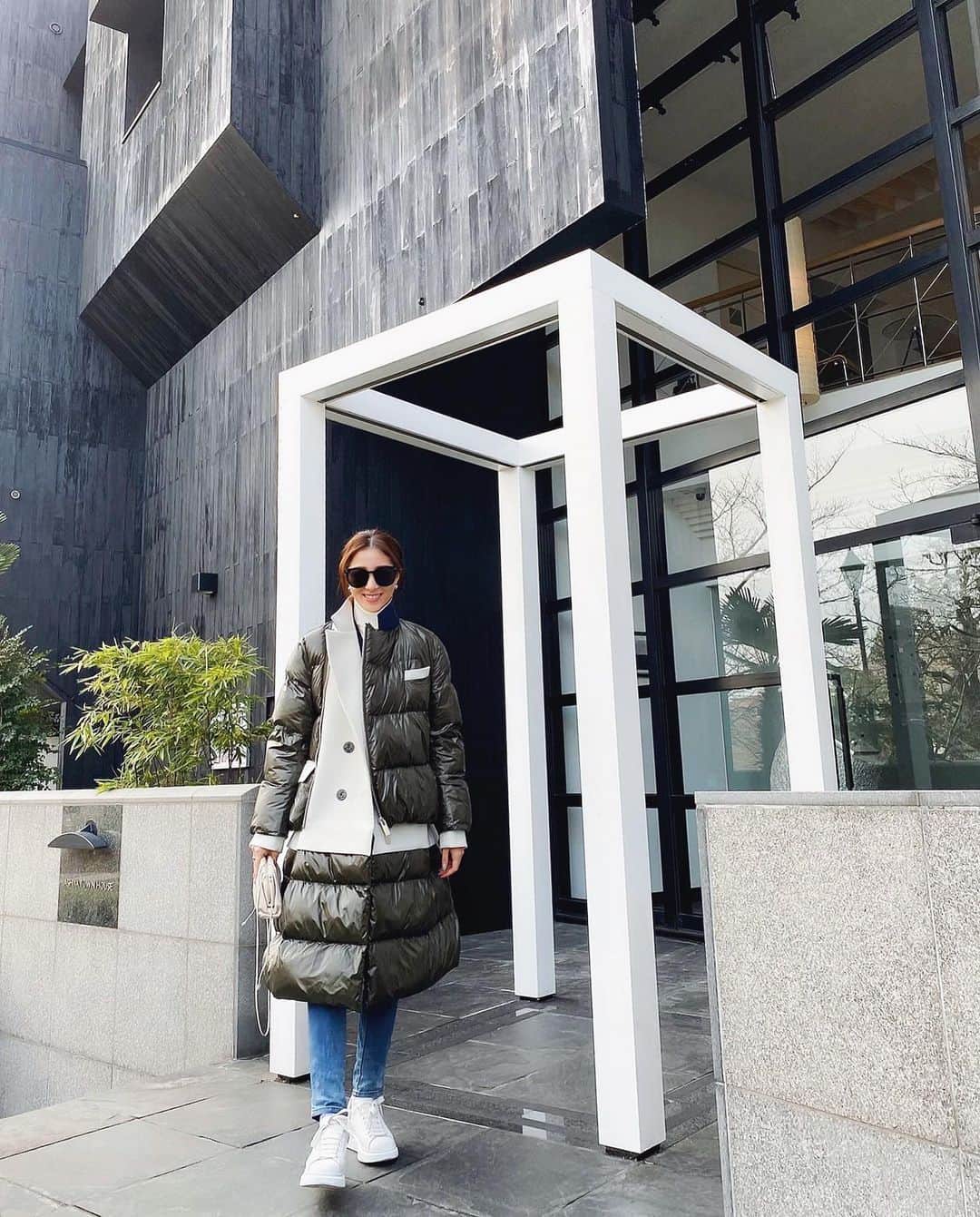 湯浅喬子のインスタグラム：「☃️  毎日寒すぎる😅🙄🤍  でも冬が大好き❤  #もぅダウンしか着れなくない？ #down#winter#coordinate#white」