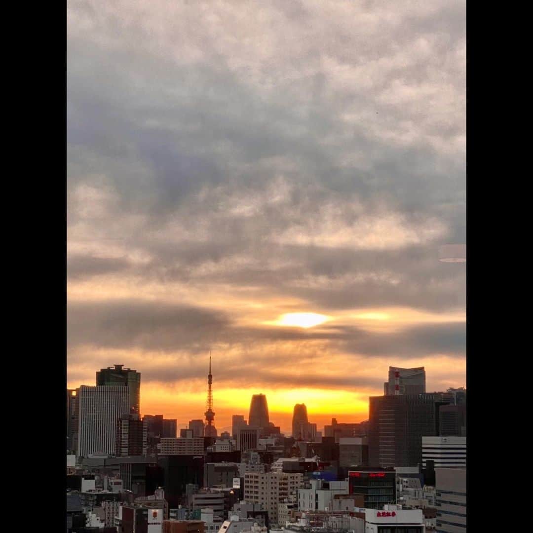 木村拓哉さんのインスタグラム写真 - (木村拓哉Instagram)「﻿ ﻿ 「時間があっという間に過ぎていて……。﻿ 気付いたら、こんな景色が広がってました‼︎」﻿ ﻿ STAYSAFE！﻿ ﻿ 拓哉﻿ #木村拓哉#TakuyaKimura」1月11日 16時27分 - takuya.kimura_tak