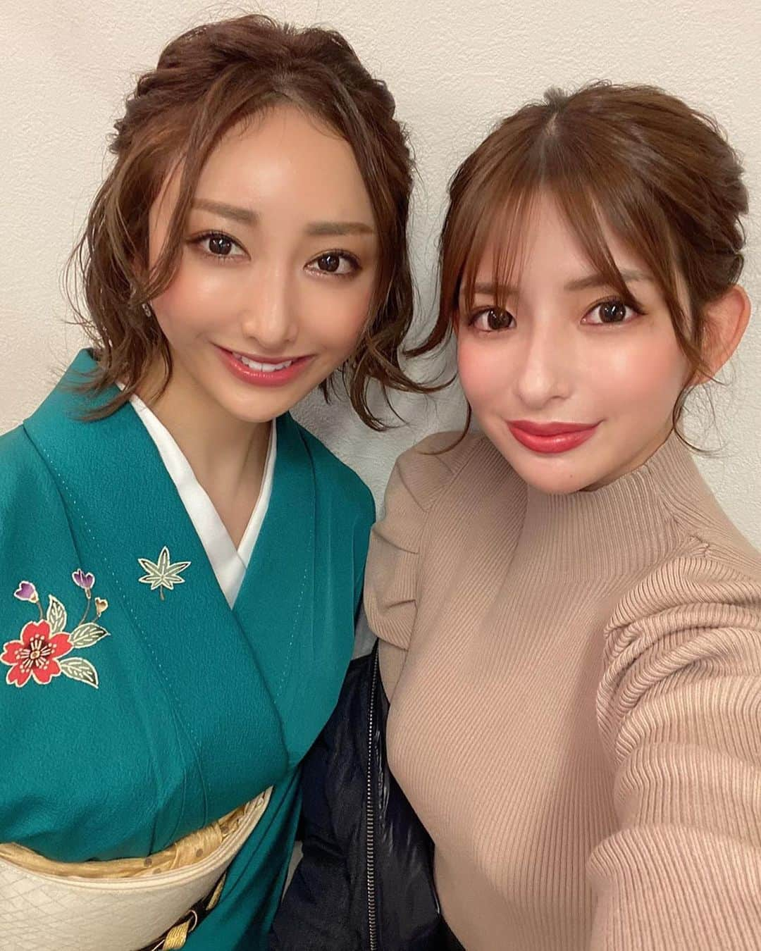 メイサさんのインスタグラム写真 - (メイサInstagram)「年始に推し美女あみちゃんとパシャリ📸 着物間に合わなかったのが無念🤣笑  やはり青系が好きだなー👗  #美人#可愛い#友達#ジャングル東京#着物#ノンアルキャバ嬢#メイサ#メゾンドボーテ#本当に売れてて可愛いキャバ嬢はメゾンドボーテ # 六本木#祇園#歌舞伎町#銀座#ススキノ# 北新地#中州#cosplaygirl #kawaii#sexy#dress#instagood  #kimono#instafashion #follow#instalike#섹시타그램#예뻐요#귀엽다#얼스타그램 #hongkong」1月11日 16時38分 - meisa_0728