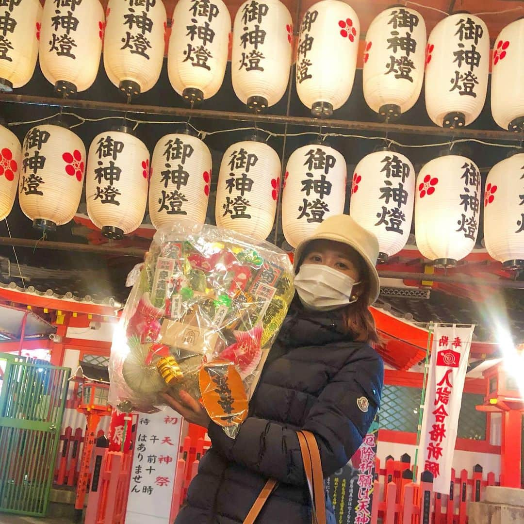 福田多希子さんのインスタグラム写真 - (福田多希子Instagram)「呉羽神社と服部天神宮のえべっさんへ行ってきました . 商売繁盛今年もよろしくお願い致します🙏🏻 . #株式会社greemer #株式会社ポン太青果 . #本戎 #商売繁盛 #greemer #ポン太青果」1月11日 22時18分 - yomeponta