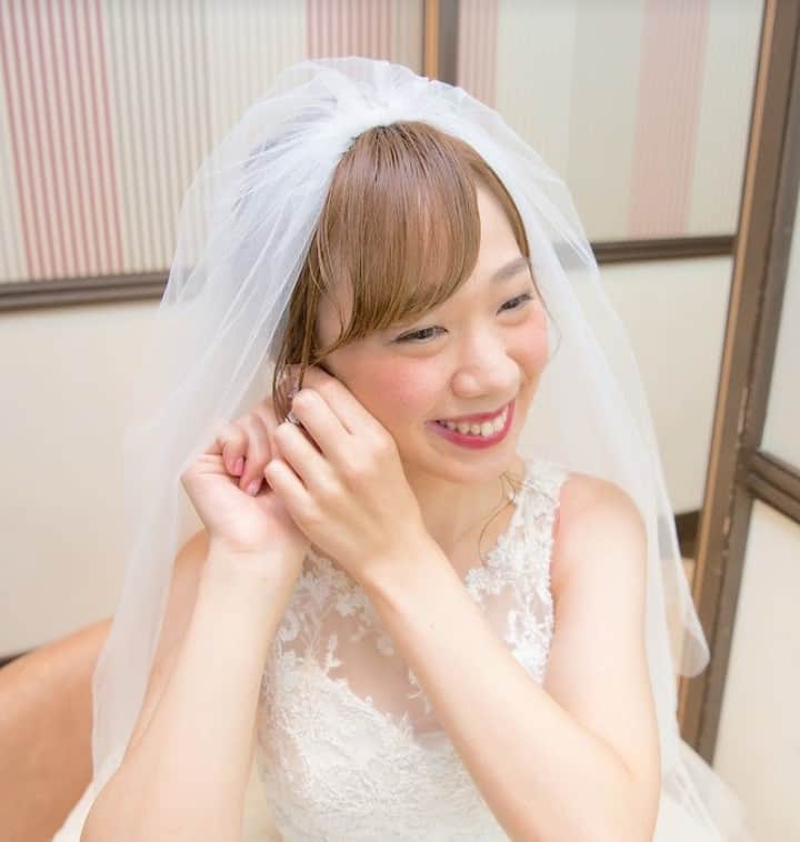 KIYOMIZU京都東山 公式さんのインスタグラム写真 - (KIYOMIZU京都東山 公式Instagram)「. ブライズルームでの1枚* ここから始まる素晴らしい1日に ドキドキが止まりません◎  運命の１着を身にまとい 理想の花嫁姿へと導きます♡ . ---------------------- . @kiyomizu_kyoto_higashiyama をフォローし 【#kiyomizu京都東山】で検索してくださいね❖ . #スタイルズ花嫁   #KIYOMIZU京都東山   #KIYOMIZU花嫁   #ブライダルハウスtutu   #シェアーズヘアメイク #kiyomizu #wedding #ウェディングレポ #チャペル #ブライダルフェア #プレ花嫁 #卒花 #結婚式 #結婚式場 #結婚式準備 #京都 #京都花嫁 #関西花嫁 #京都婚 #令和花嫁  #大人花嫁 #DRESSY花嫁  #ブライズルーム #ウェディングドレス #トレーン #花嫁準備 #花嫁コーディネート #花嫁コーデ #ドレス」1月11日 17時11分 - kiyomizu_kyoto_higashiyama