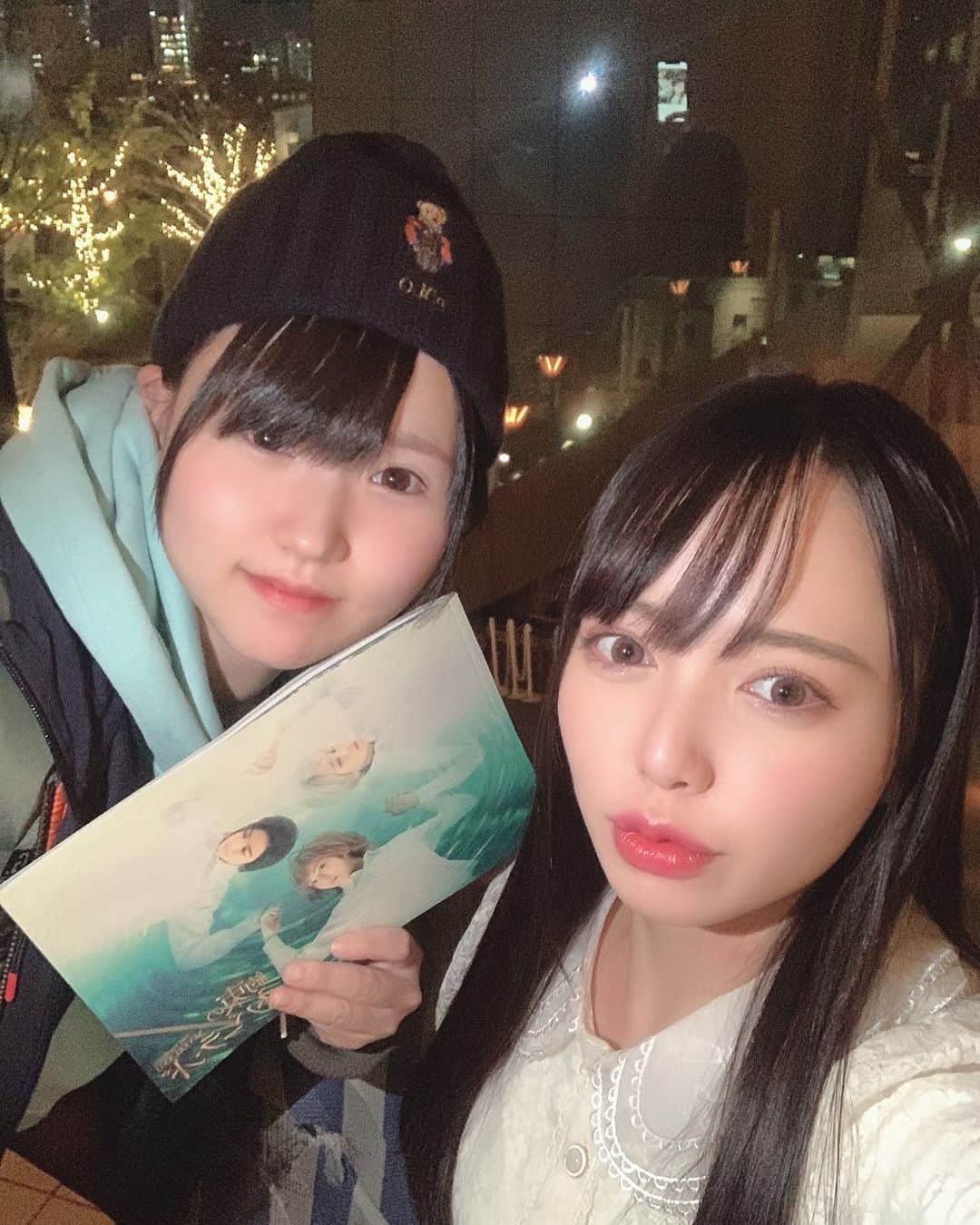 水沢つぐみのインスタグラム：「大大大好きな浜辺美波ちゃんが、最近久々にどハマりした漫画で約ネバの映画出てるから、きゃわなてぃあんと見てきた👶💕 また漫画一気見しお💁‍♀️  #バンビプロモーション #AV女優 #朝日しずく #約束のネバーランド」