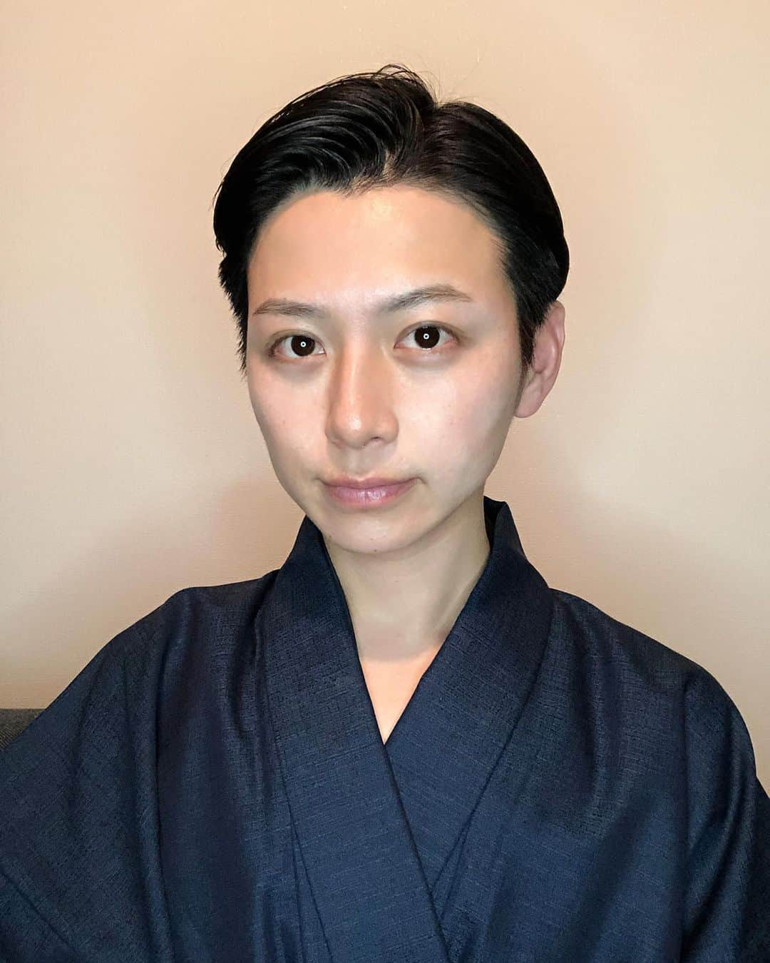 瀬戸口弘樹さんのインスタグラム写真 - (瀬戸口弘樹Instagram)「昨日は今年初のインスタライブと言うことで着物を 着て配信しました🌹✨  日本人として和服を着る事はスーツとおなじで引き締まりますね☺️✨  配信見てくださった皆さん、大切なお時間をありがとうございました🌸  #和服　#着物　#着物男子　#和装男子　#モデル　#model #美容男子　#生花デート　#行きたかった　#バチェロレッテ　#瀬戸口弘樹　#美肌　#美肌ケア　#スキンケア　#メンズビューティー　#メンズ美容　#脱毛　#メンズ脱毛　#35歳　#アラフォー　#若返り　#アンチエイジング　#bachelorette #bachelorettejapan」1月11日 17時32分 - hirokisetoguchi