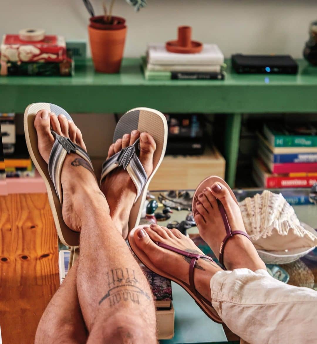 Havaianas Europeのインスタグラム：「Feet up and Chill? 🍿🎬 #Home」