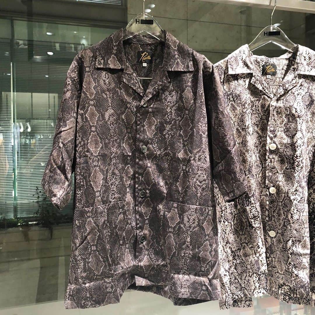 H BEAUTY&YOUTHさんのインスタグラム写真 - (H BEAUTY&YOUTHInstagram)「＜Needles＞ PYTHON SHIRT ¥19,800-(tax in) ① for men ② for women  #H_beautyandyouth @h_beautyandyouth  #BEAUTYANDYOUTH #Unitedarrows #needles」1月11日 18時03分 - h_beautyandyouth