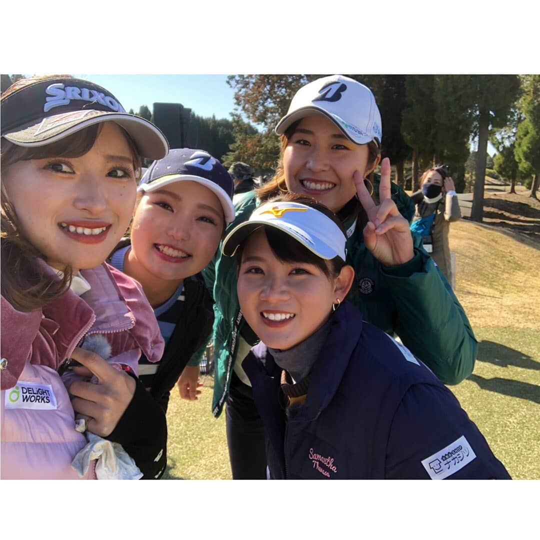 大里桃子さんのインスタグラム写真 - (大里桃子Instagram)「☺︎ 「RKK 女子ゴルフ黄金世代スキンズマッチ」 "令和2年7月豪雨災害復興支援チャリティ" ご覧頂きありがとうございました💛 楽しんで頂けましたか？ 久しぶりにギャラリー方々の前でプレー出来てとっても楽しかったし、この様なスキンズマッチを開催して頂き本当に感謝します！ 早くツアーでもギャラリーの皆さんが入れる様になると良いなと思います🥺 これからも応援宜しくお願いします🤲 今回キャディしてくれたのは東海大の神谷ちゃん！ 楽しかった〜ありがとう❣️」1月11日 18時12分 - chanmomo810