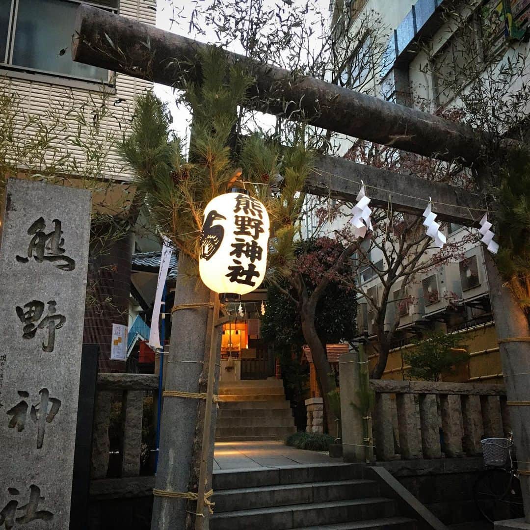 田中香子さんのインスタグラム写真 - (田中香子Instagram)「そして神頼みと ザブトンのカフェで一服。 だーれもいない。 私も帰ります、 そそくさと。  #飯倉熊野神社  #Zabutton」1月11日 18時36分 - soo.yt