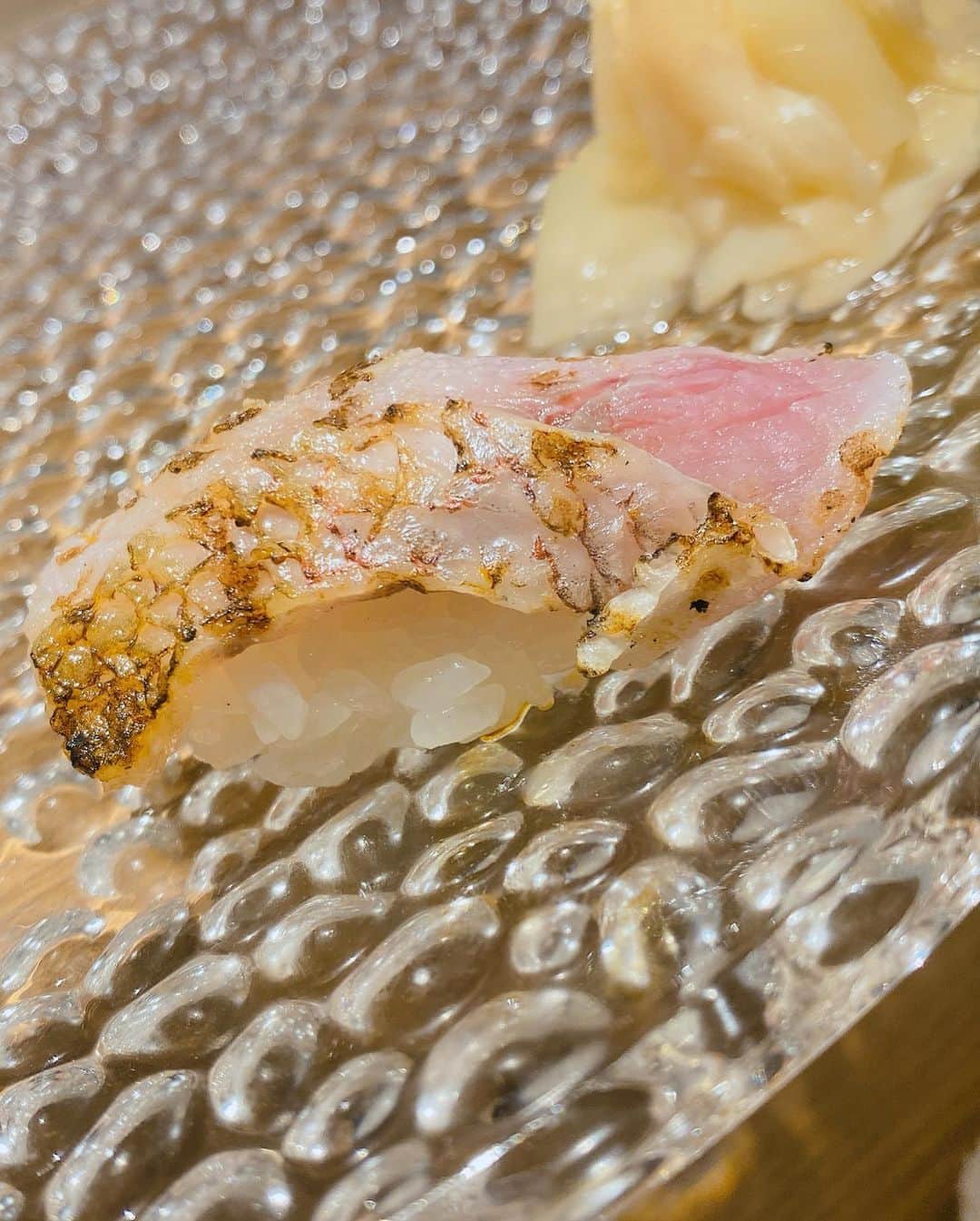 まゆさんのインスタグラム写真 - (まゆInstagram)「ティファニー食器でお寿司🍣♡ #tiffany #tiffanyandco #tiffanyblue #gourmet #sushi #sushitime🍣」1月11日 18時37分 - mayumixx119