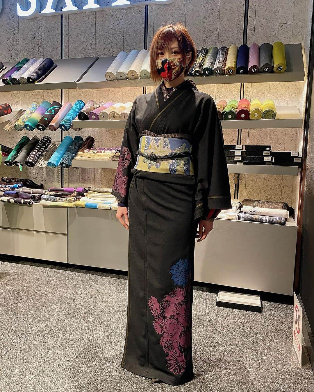 のインスタグラム：「試着させて頂いたJOTARO SAITOのジャージ着物と玄才の半幅帯…素敵…！  #JOTAROSAITO #玄才 #着物 #着物コーディネート #kimono #ginzasix #和装 #japanesefashion #ジャージ着物 #半幅帯」