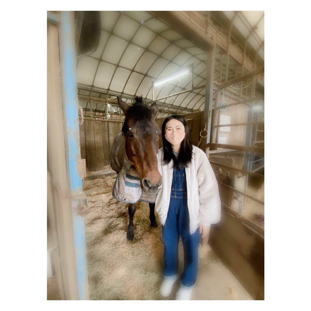 BmF【公式】のインスタグラム：「乗馬の資格を取りに行った時の写真です🐴 アニメでかっこよく馬に乗る人に憧れて自分も乗れるようになりたいなと思ってとってきました✌️ 思ってたより大変でしたが取れてよかったです☺️  #kurumi #BｍF #ビーマイナーエフ #jk #jk1 #04  #singer #instadaily  #Japanese #japan #tagsforlikes  #Japanesegirl #馬 #乗馬」