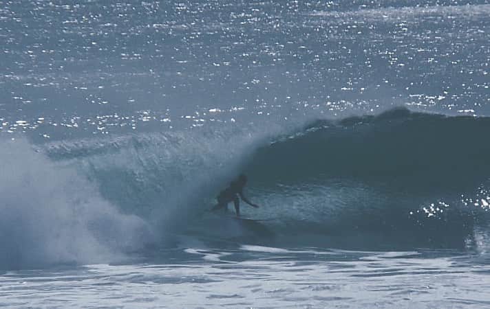 脇田紗良さんのインスタグラム写真 - (脇田紗良Instagram)「鬼いい波だった☺︎  誰かバクサイドでチューブの入り方教えて、、、🥶」1月11日 19時05分 - sara_wakita1010