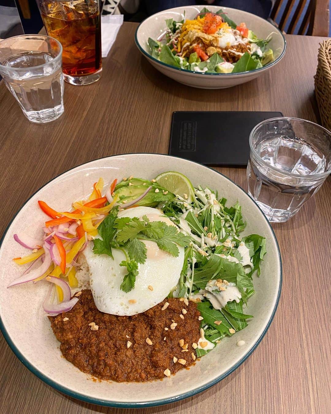 のインスタグラム：「・ ・ 人生初のタコライス🌯🍴 ちなみにタコライスはメキシカンじゃなくて沖縄料理です！w ・ #渋谷グルメ #渋谷カフェ #タコライス #沖縄料理」