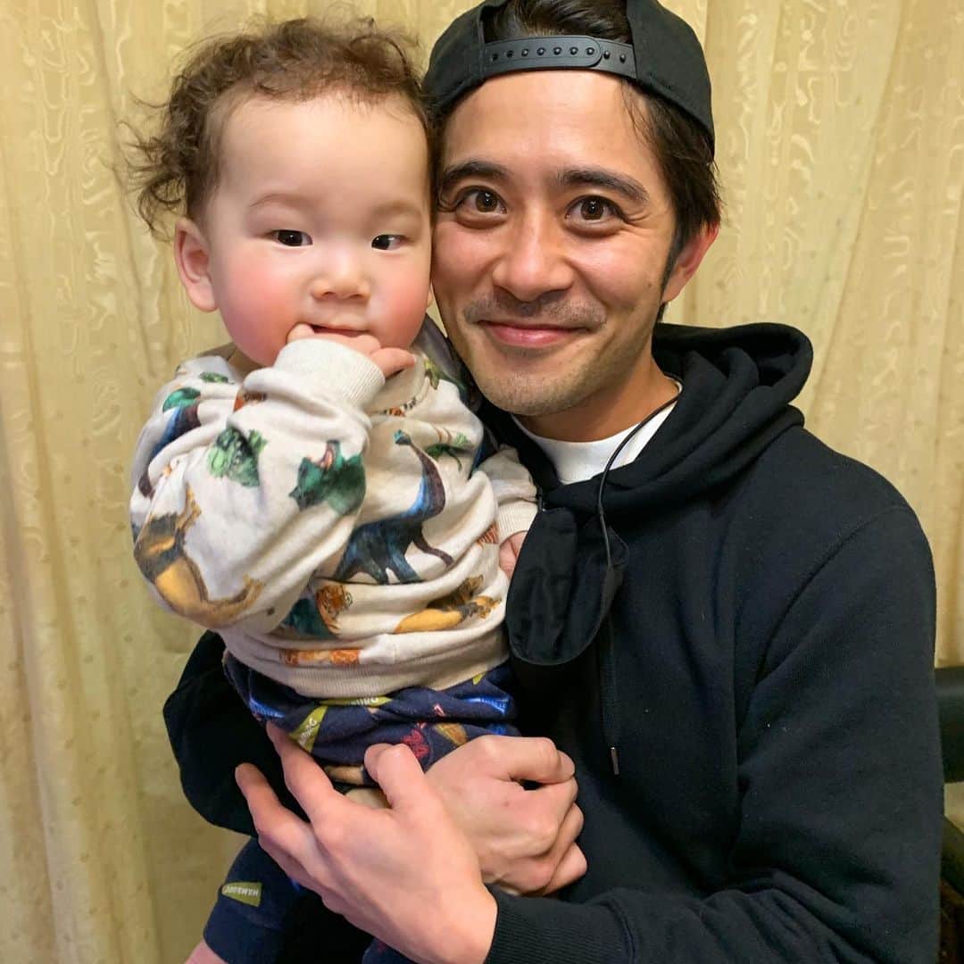 斉藤祥太のインスタグラム：「2021年初投稿！！ 今年もよろしくお願いします🥳 こんなご時世ですが、 力を合わせてこの状況を共に乗り越えましょうね！！ 2021年も楽しく健康に終われますように。 リュウちゃんに癒された🧡 #2021  #成人の日 #大人の日 #おめでとうございます #明日は雪だって #油断せず #斉藤祥太」