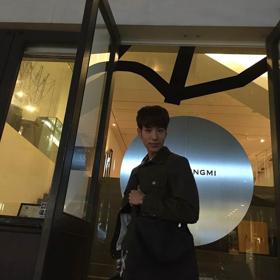 ユンヨン さんのインスタグラム写真 - (ユンヨン Instagram)「5years ago🤣」1月11日 19時33分 - 2yoooung