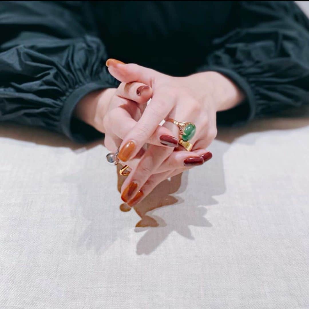 カオルコさんのインスタグラム写真 - (カオルコInstagram)「The new color that is recommended with a nail.  新色が気に入って最近ではシンプルネイルばかり。  #nails #fashion #new #hand #design」1月11日 19時35分 - ka_ruk_