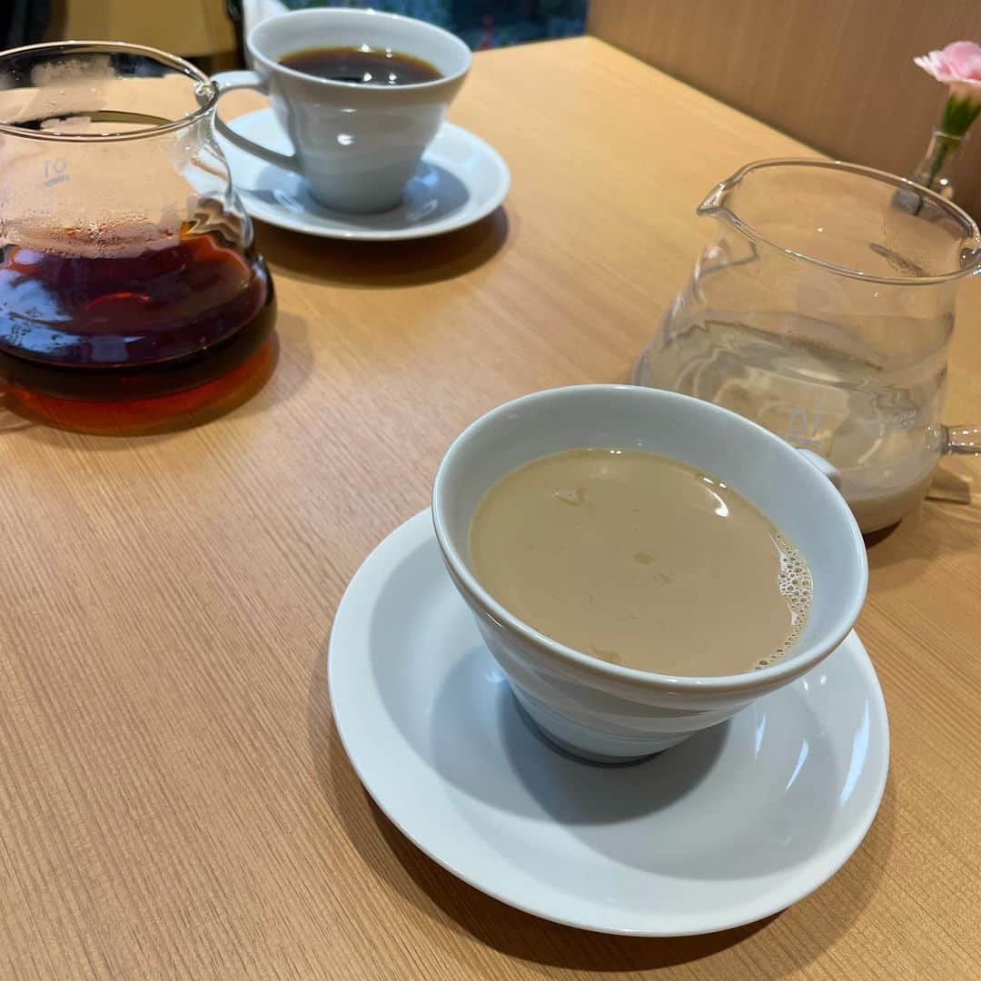 Hikari Noguchi 野口 光さんのインスタグラム写真 - (Hikari Noguchi 野口 光Instagram)「コーヒーはあまり飲まないのですが、在宅ワークがこうも続くと、在宅時間を少しでも豊かにと、コーヒーやお茶に凝ろうと思い始めて#hariocafe へ。コーヒーミルをお買い上げ。コーヒーも美味しくいただきました☕️ #hario #hariocafe #日本橋室町」1月11日 19時46分 - hikari_noguchi