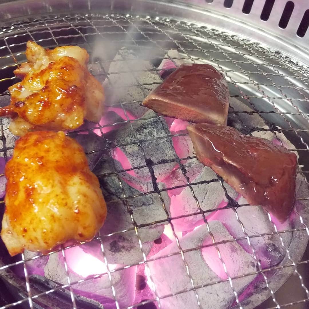 川久保秀一さんのインスタグラム写真 - (川久保秀一Instagram)「今年初韓国飯。 今日のメインターゲットは「カルビうどん」。ドラマ「知ってるワイフ」でチソン君がうどんを食べていたが、韓国でもうどんはスタンダード飯らしい。 今年もどれも美味い。 帰ってまた韓国ドラマ見よう😁  #ホルモン焼き  #牛レバー #豆腐チゲ  #カルビうどん」1月11日 19時40分 - hidekazu_kawakubo