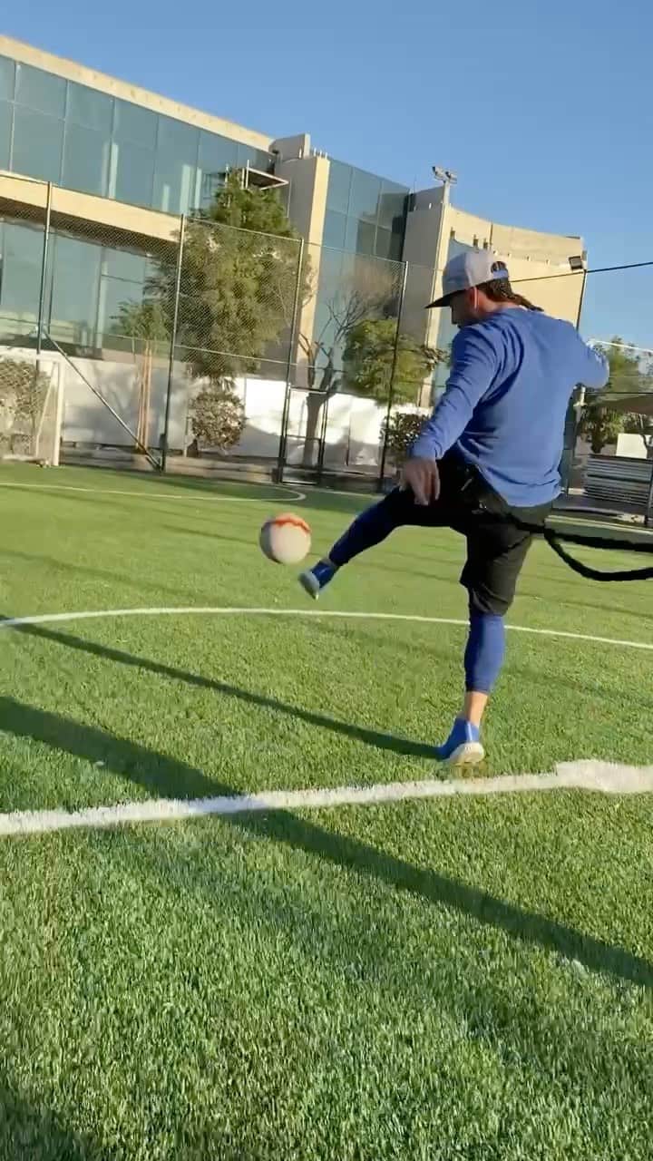 ショーン・ガルニエのインスタグラム：「I’m back ! 🔥 Step by step I take back to my level ! Session with @coachnic_ at @fame.park ! @sb_belhasa @433」