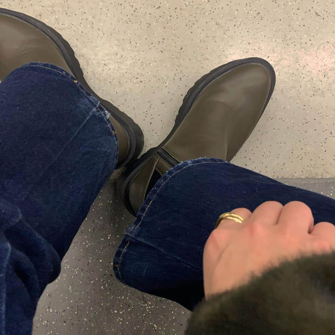 山本 絵里加のインスタグラム：「カーキ👢🟢」