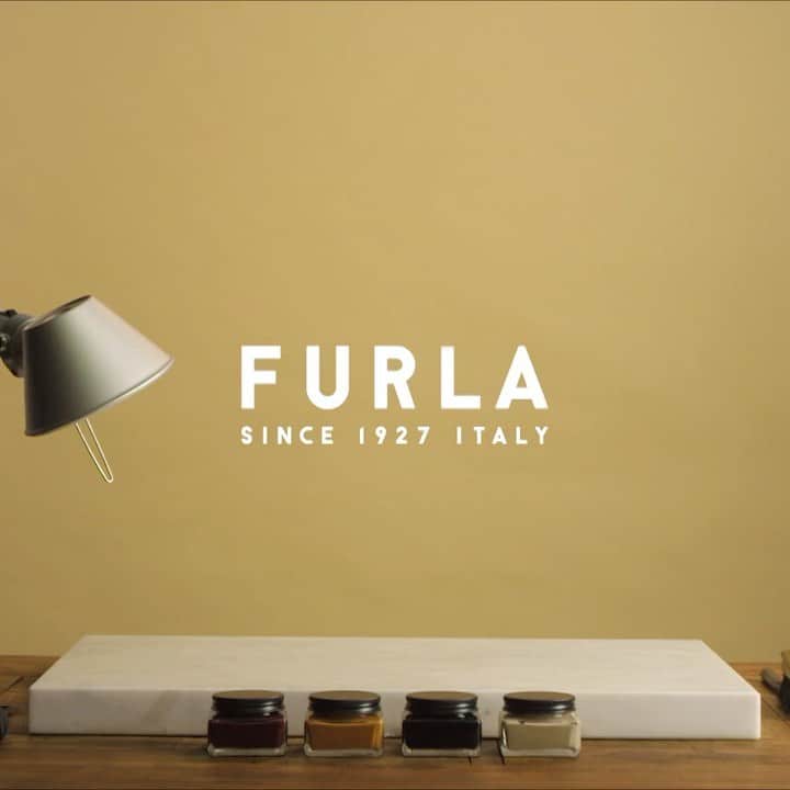 フルラのインスタグラム：「Step by step, Furla designs come together with experience and style.   #thefurlasociety #furlafeeling #newcollection #furla #accessories #fashion」